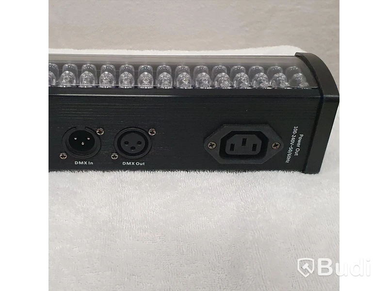 8st Stairville LED Bar 240/8 RGB DMX 30°.