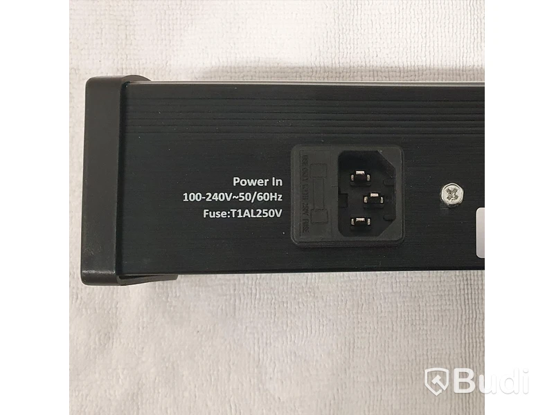 8st Stairville LED Bar 240/8 RGB DMX 30°.
