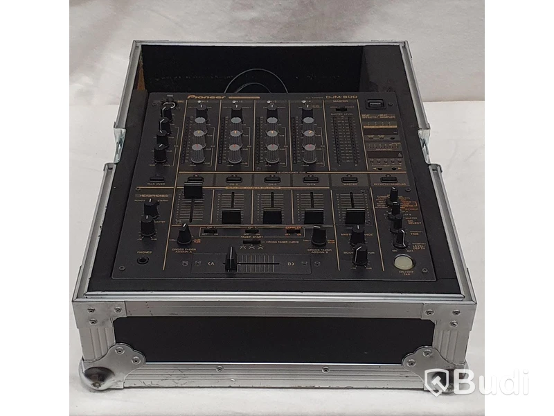 Pioneer DJM-600 - Inklusive flightcase.