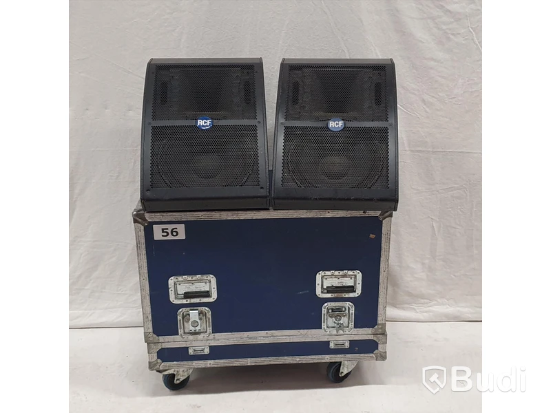2st RCF 4PRO 3002SMA - Aktiv monitor med 12" bas och 2" diskant - Inklusive flightcase. - 11094