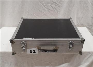 Svart Case med skuminredning - 66x58x17cm
