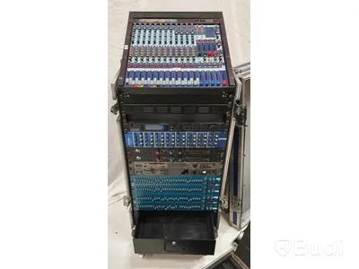 Mixrack - MIDAS Venice, TC D-TWO, PreSonus ACP88, 2st dbx 160A, Sony MDS E10, Sony CDP D12, 2st BSS oPal FCS 966, 6 kanaler trådlöst samt antennsplit.