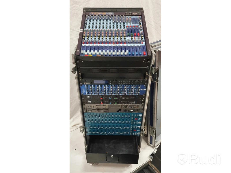 Mixrack - MIDAS Venice, TC D-TWO, PreSonus ACP88, 2st dbx 160A, Sony MDS E10, Sony CDP D12, 2st BSS oPal FCS 966, 6 kanaler trådlöst samt antennsplit.