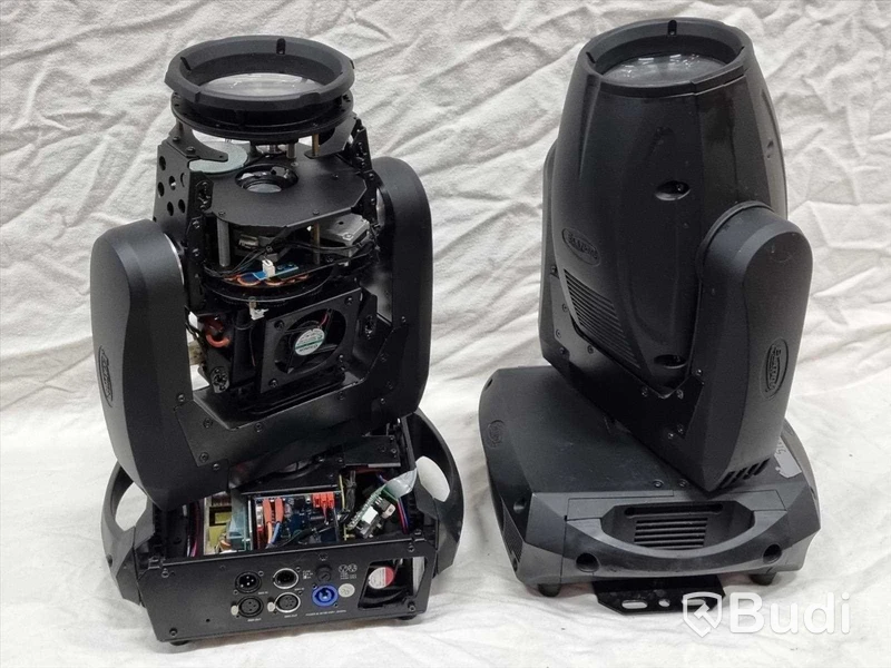 4st Elation Platinum Beam 5R. Reservdelsmaskiner i case, blandade reservdelar och glödlampor.