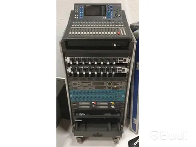 Mixrack - Yamaha LS9-16, 2st Behringer Ultragain PRO-8 Digital, Sony MDS E10, Sony CDP D12, BSS oPal FCS 966, 4 kanaler trådlöst samt antennsplit.