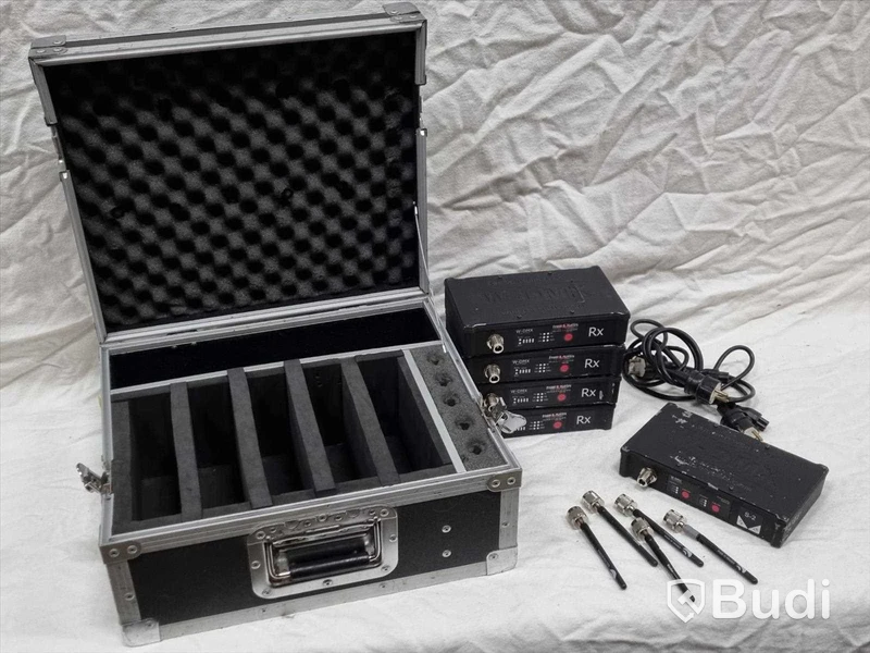 Stort W-DMX kit. 1st S-2 sändare för två universum, 4st Rx mottagare samt antenner.