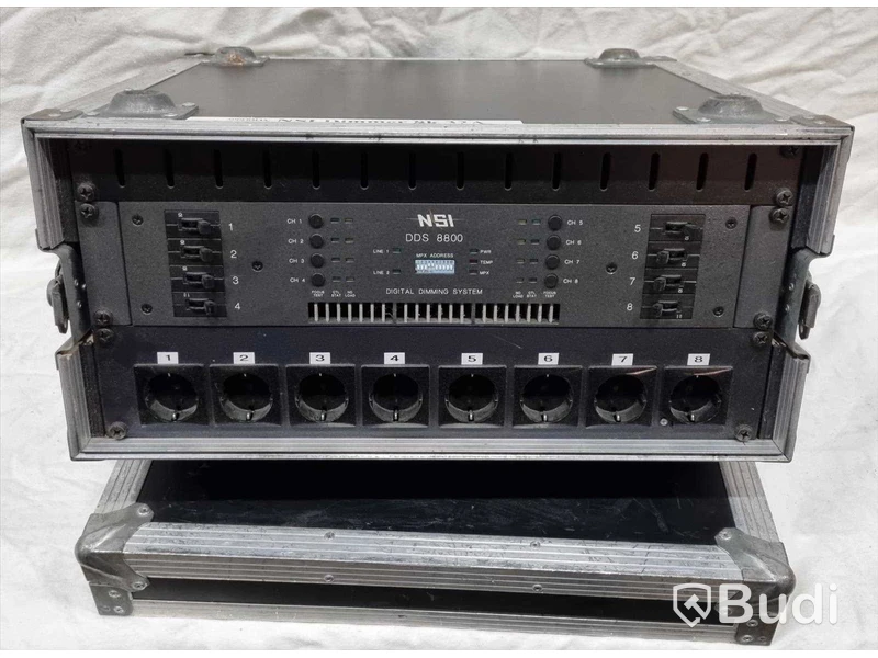 NSI dimmer DDS-8800 i rack, färdigt med uttag både fram och bak. Harting samt Mico-Plex och DMX.