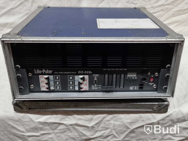 Lite-Puter dimmer DX-626 i rack, Socapex utgångar på baksidan samt DMX.