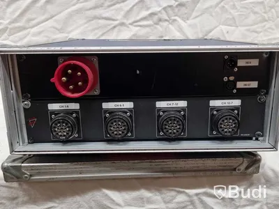 Behringer dimmer Eurolight LD6230 i rack, vissa kopplingar finns på baksidan.