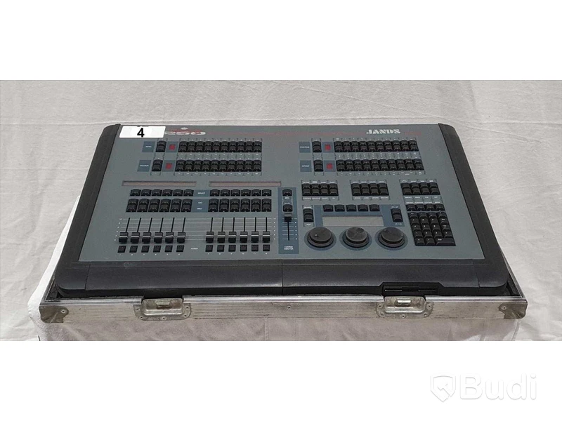 Mixer, Jands HOG250, inkl flightcase.
