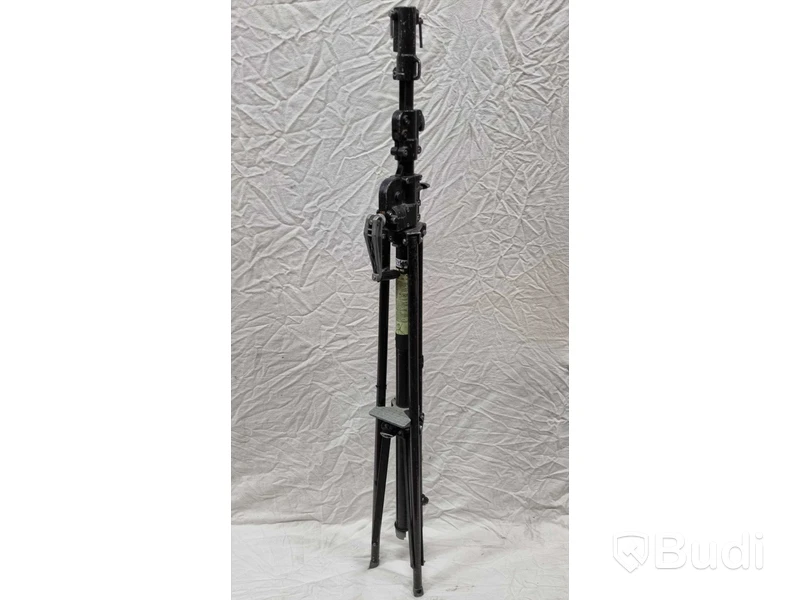 Stativ med vev. Manfrotto 087. Lyfter 3,70m, Klarar 30kg.