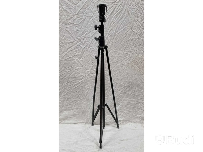 Enklare stativ. Manfrotto 111. Lyfter 3,80m, Klarar 6kg.
