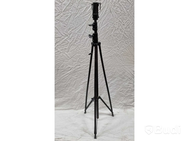 Enklare stativ. Manfrotto 111. Lyfter 3,80m, Klarar 6kg.