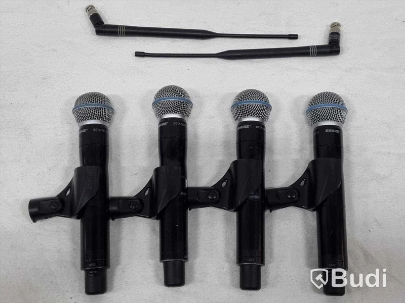 Shure UR-microfonsystem 1. 4 kanaler Shure UR, UA844 antenndistro, antenner och 4st UR2 med Beta58A kapsel. (OBS: Säljes utan rackcase och draglåda.)