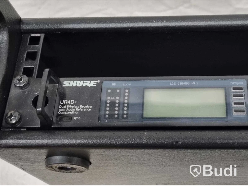 Shure UR-microfonsystem. 2 kanaler Shure UR, antenner, 2st UR2 med Beta58A kapsel och 2st UR1M Bodypack. (OBS: Säljes utan rackcase och draglåda.)
