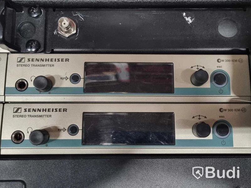 Sennheiser In-earsystem 1. 4 kanaler ew300 IEM, Antenn combiner AC3, 8st EK 300 IEM Bodypack. Riktantenn & Coaxkabel. Frekvensband A, 516-558MHz (OBS: Säljes utan rackcase och draglåda.)