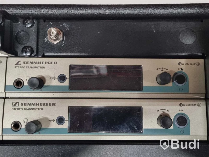 Sennheiser In-earsystem 2. 4 kanaler ew300 IEM, Antenn combiner AC3, 8st EK 300 IEM Bodypack. Riktantenn & Coaxkabel. Frekvensband A, 516-558MHz (OBS: Säljes utan rackcase och draglåda.)