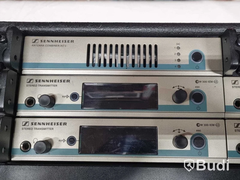 Sennheiser In-earsystem 2. 4 kanaler ew300 IEM, Antenn combiner AC3, 8st EK 300 IEM Bodypack. Riktantenn & Coaxkabel. Frekvensband A, 516-558MHz (OBS: Säljes utan rackcase och draglåda.)