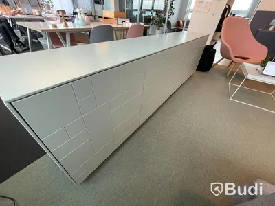 2 st Sideboardsskåp Ikea med SUPERFRONT luckor B122xD41XH72, OBS! Litet märke på skivan på en skåpet