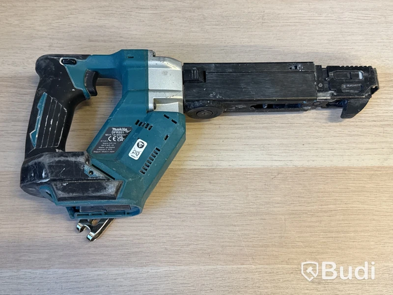 9 st batterimaskiner Makita