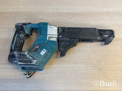 9 st batterimaskiner Makita