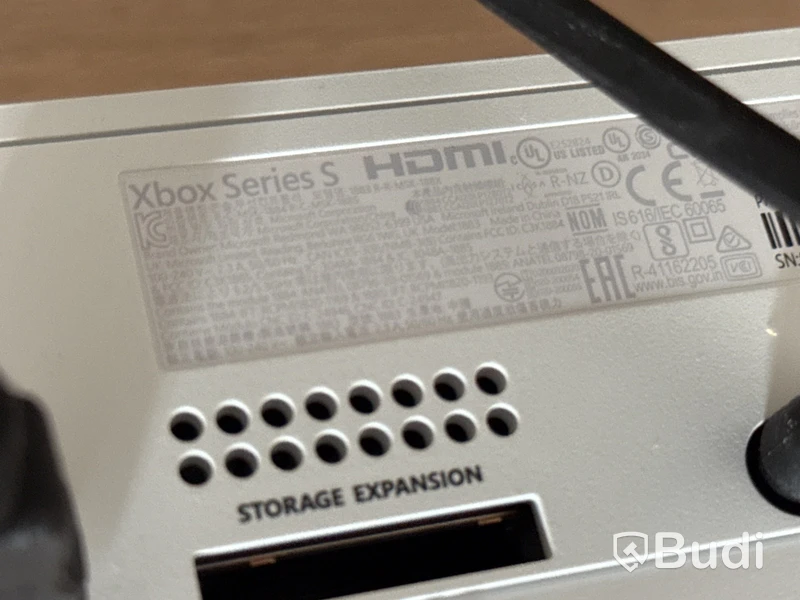 Xbox Series S med Handkontroll
