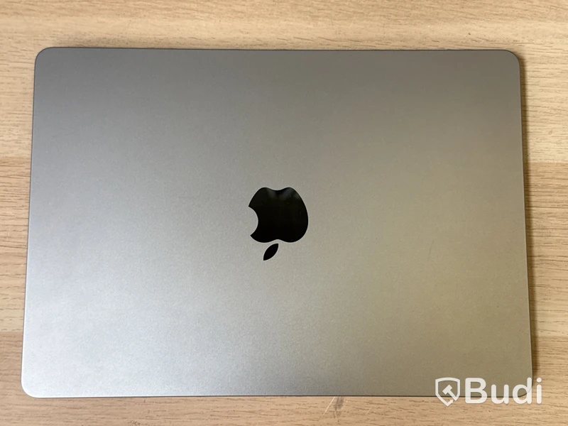 MacBook Air M2 2022, 8 GB RAM, 256 GB SSD