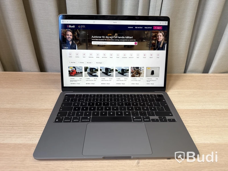 MacBook Air M2 2022, 8 GB RAM, 256 GB SSD