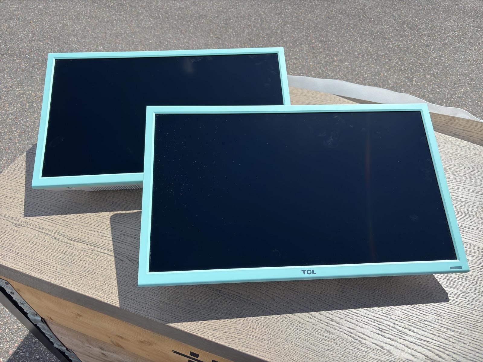 2 pcs 12-volt TVs