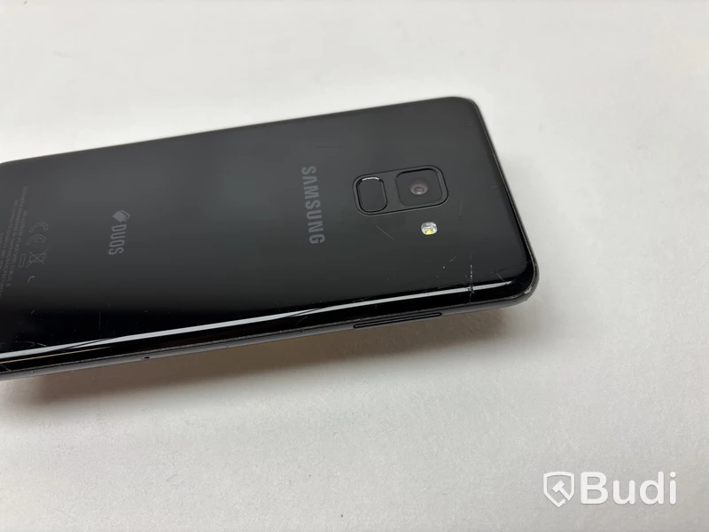 Mobil Samsung Galaxy A8 (2018) 32 GB