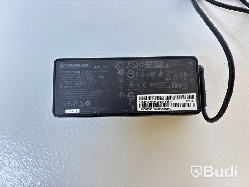 Parti med lenovo laddare inkl. 2 st. dock
