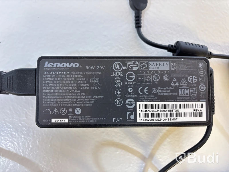 Parti med lenovo laddare inkl. 2 st. dock