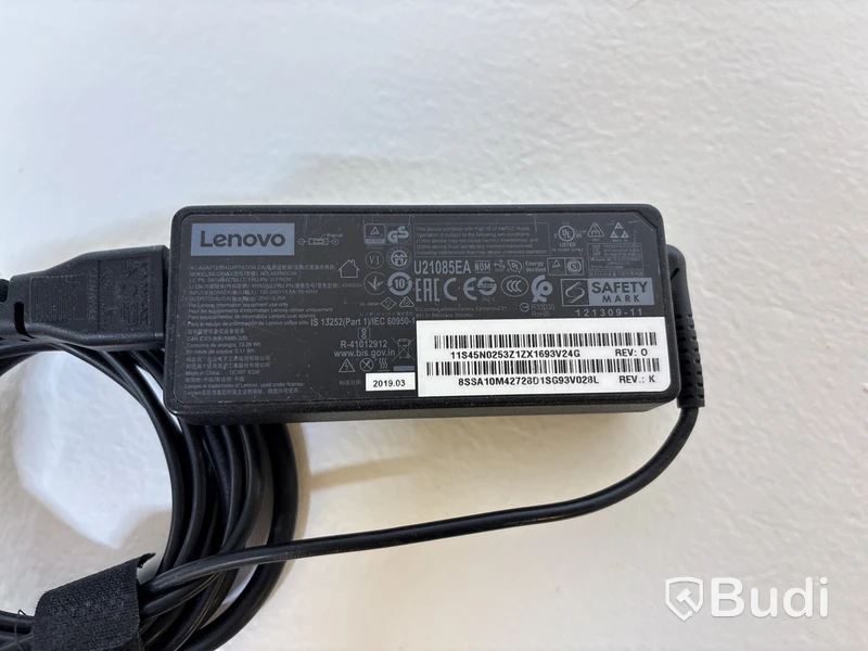 Parti med lenovo laddare inkl. 2 st. dock