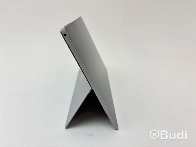 Bärbar dator Microsoft Surface Laptop Pro 7. OBS! Repor på skärmen