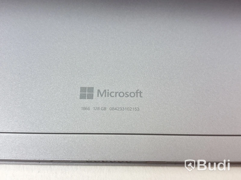 Bärbar dator Microsoft Surface Laptop Pro 7. OBS! Repor på skärmen