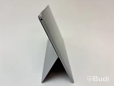 Bärbar dator Microsoft Surface Laptop Pro 7. OBS! Repor på skärmen