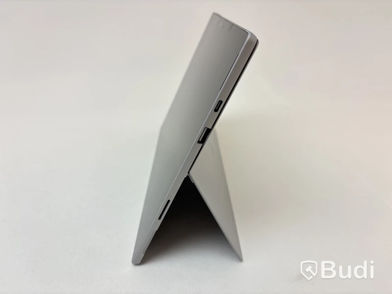 Bärbar dator Microsoft Surface Laptop Pro 7. OBS! Repor på skärmen