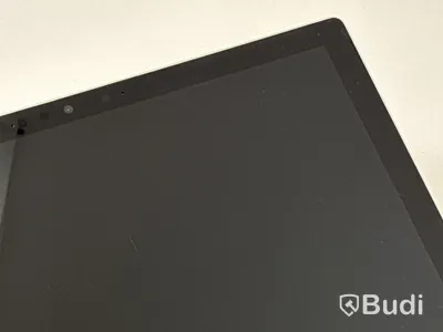Bärbar dator Microsoft Surface Laptop Pro 7. OBS! Repor på skärmen