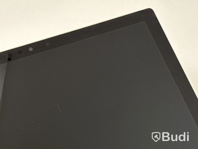 Bärbar dator Microsoft Surface Laptop Pro 7. OBS! Repor på skärmen