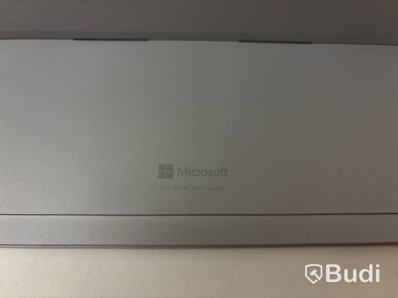 Bärbar dator Microsoft Surface Laptop Pro 7. OBS! Repor på skärmen