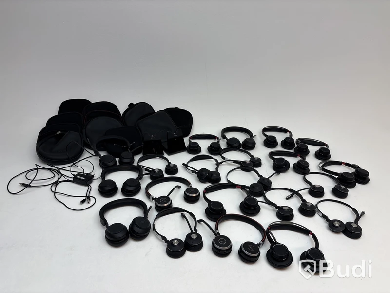 Parti med diverse trådlösa headsets, olika modeller