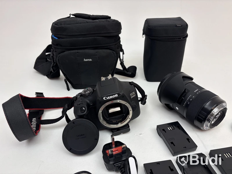 Kamerahus Canon, EOS 2000D inkl. objektiv och diverse tillbehör