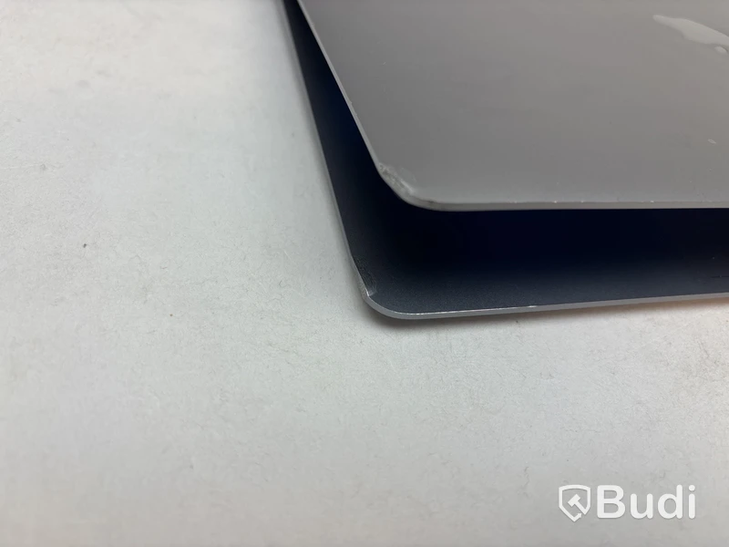 Bärbar dator Apple MacBook Air M1 13 tum (2020). Obs! Defekt skärm