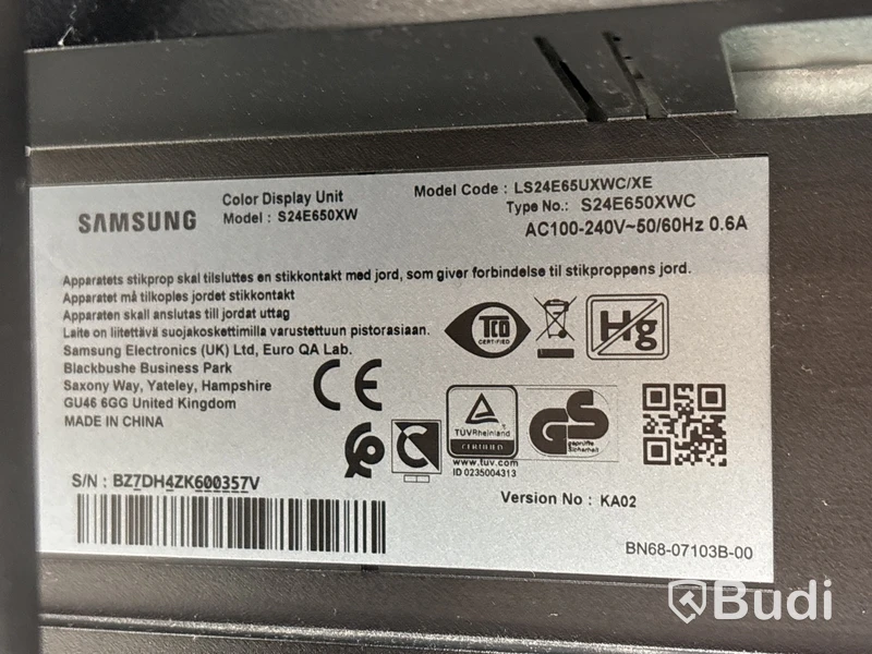 2 st. Datorskärmar, Samsung S24E650XW och S24C650DW, 24 tum inkl. skärmstativ