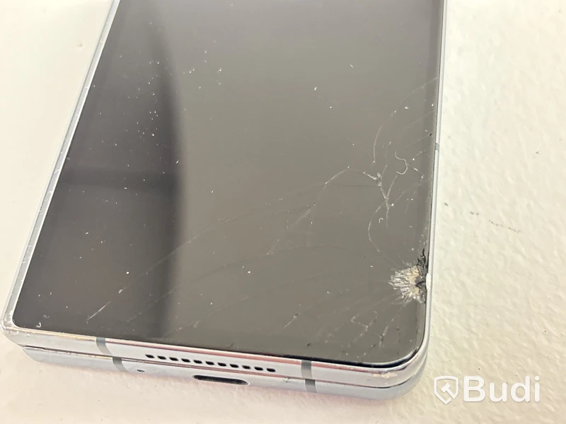 Mobil Samsung Galaxy Z Fold 4. OBS! Defekt skärm