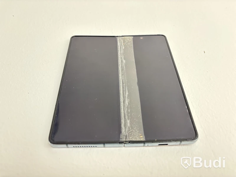 Mobil Samsung Galaxy Z Fold 4. OBS! Defekt skärm