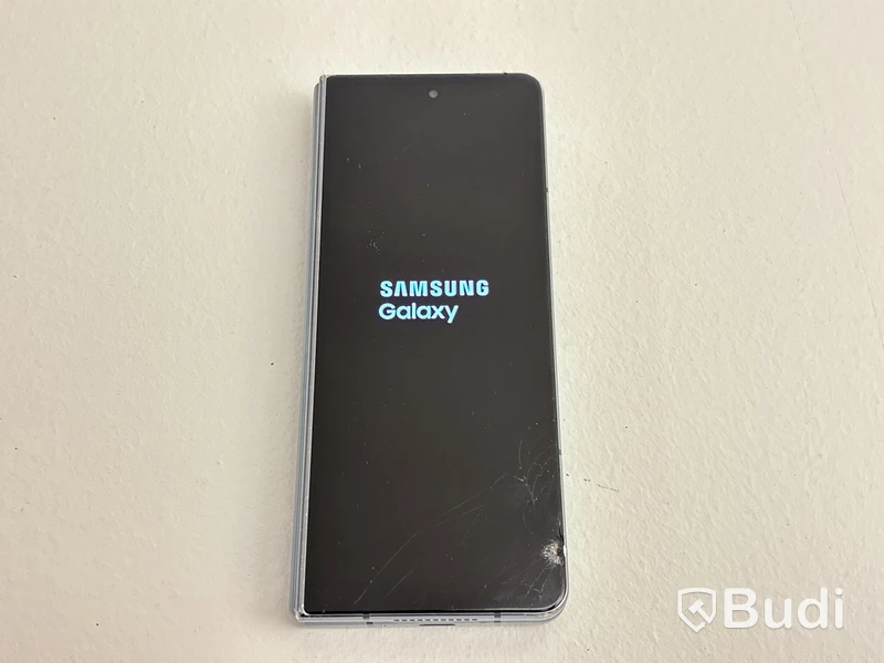 Mobil Samsung Galaxy Z Fold 4. OBS! Defekt skärm