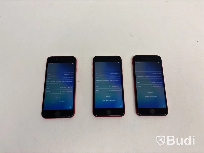 3 st. Mobiler Apple iPhone SE, olika modeller