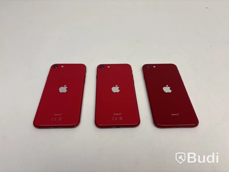 3 st. Mobiler Apple iPhone SE, olika modeller