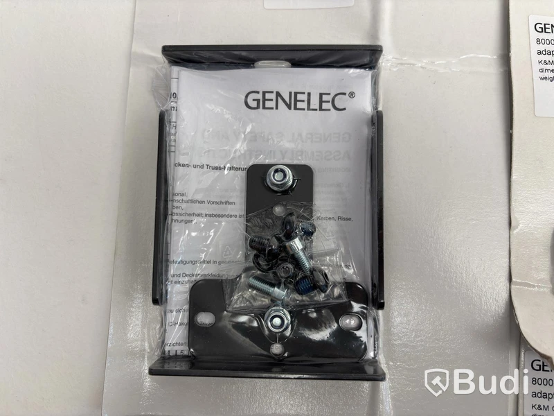 Parti med adaptrar/fästen för högtalarstativ, Genelec